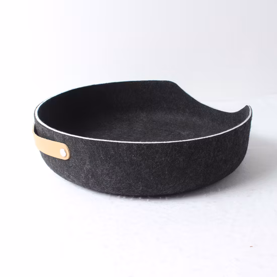 Thermoforming Pet Furniture Recycled Pet Felt Cat House Travel Pet Products with Blanket